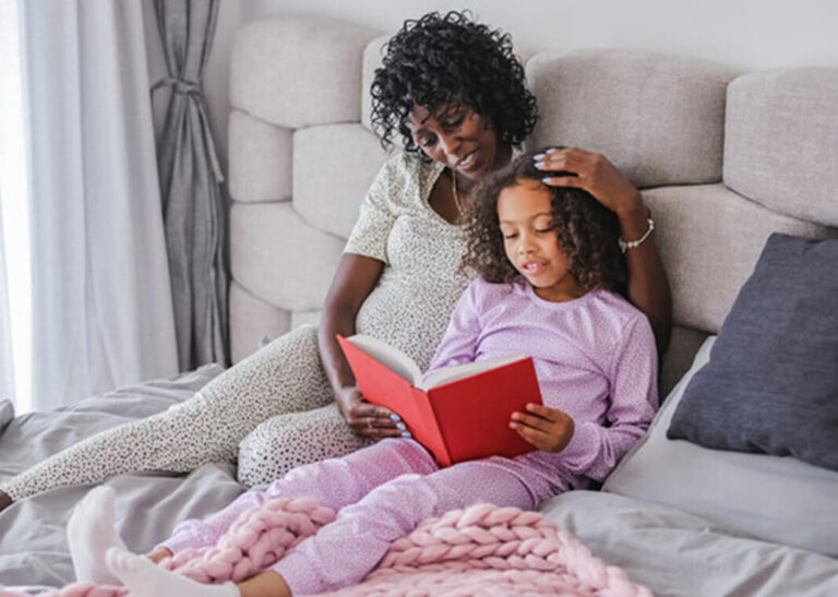 reading-together-28802.jpg