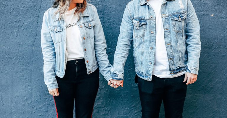 15995-couple-holding-hands-pexels-thomas-ward.jpg