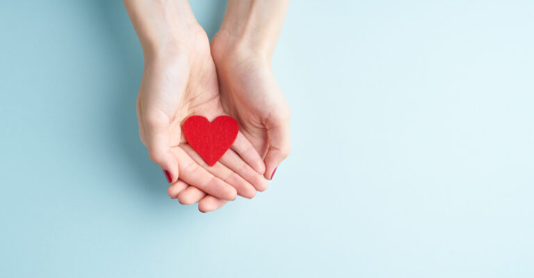 25759-heart-in-hands-gettyimages-natabene_source_file.jpg