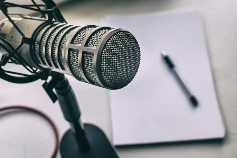 Podcast_microphone_Credit_Radioshoot__Shutterstock_.jpg