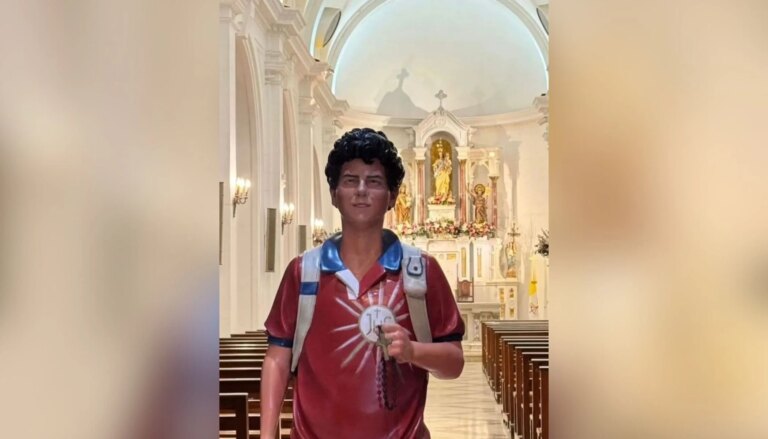 carloacutisstatueargentina082225.jpg