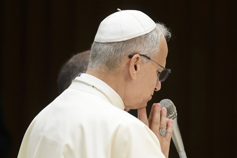 popeleoprays081325.jpg