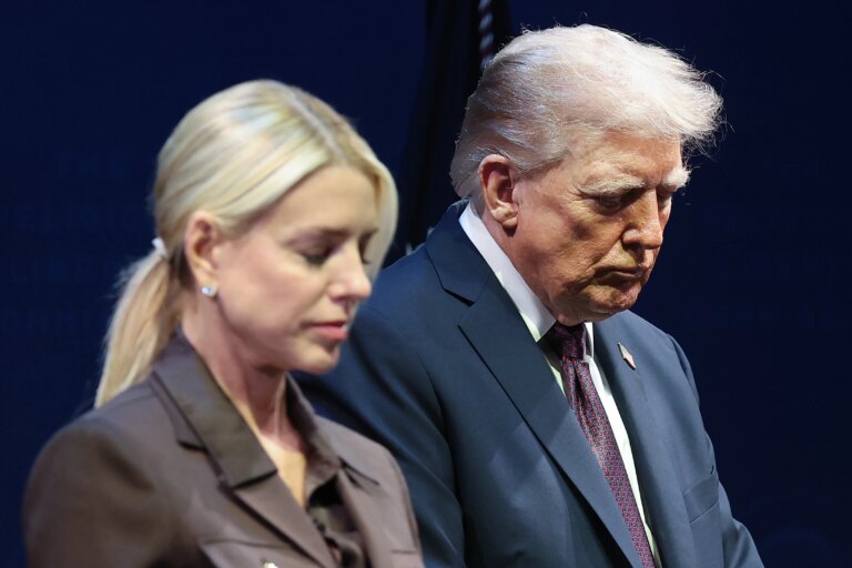 trumpbondipray.jpg