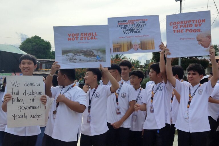 20251030-philprotestets2.jpg