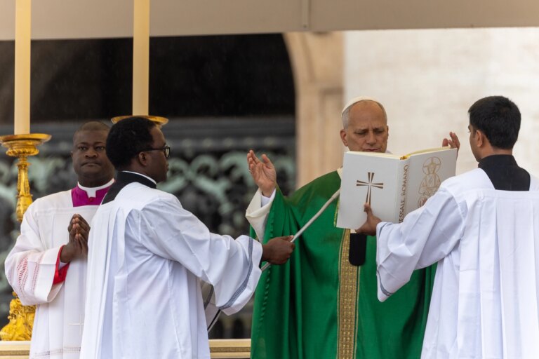 251005-holly-mass-jubilee-of-the-missionary-world-and-jubilee-of-migrants-12.jpg