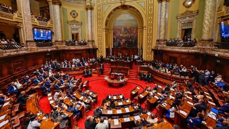 palacio-legislativo-uruguay.jpeg