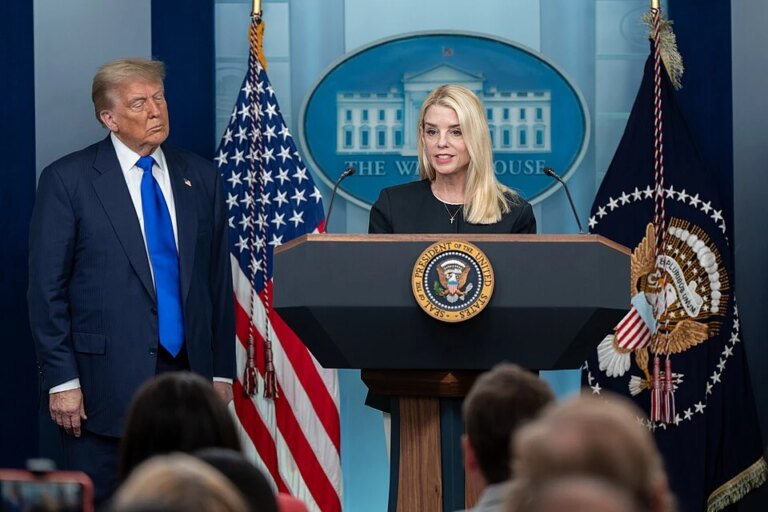 pambondi2100325.jpg