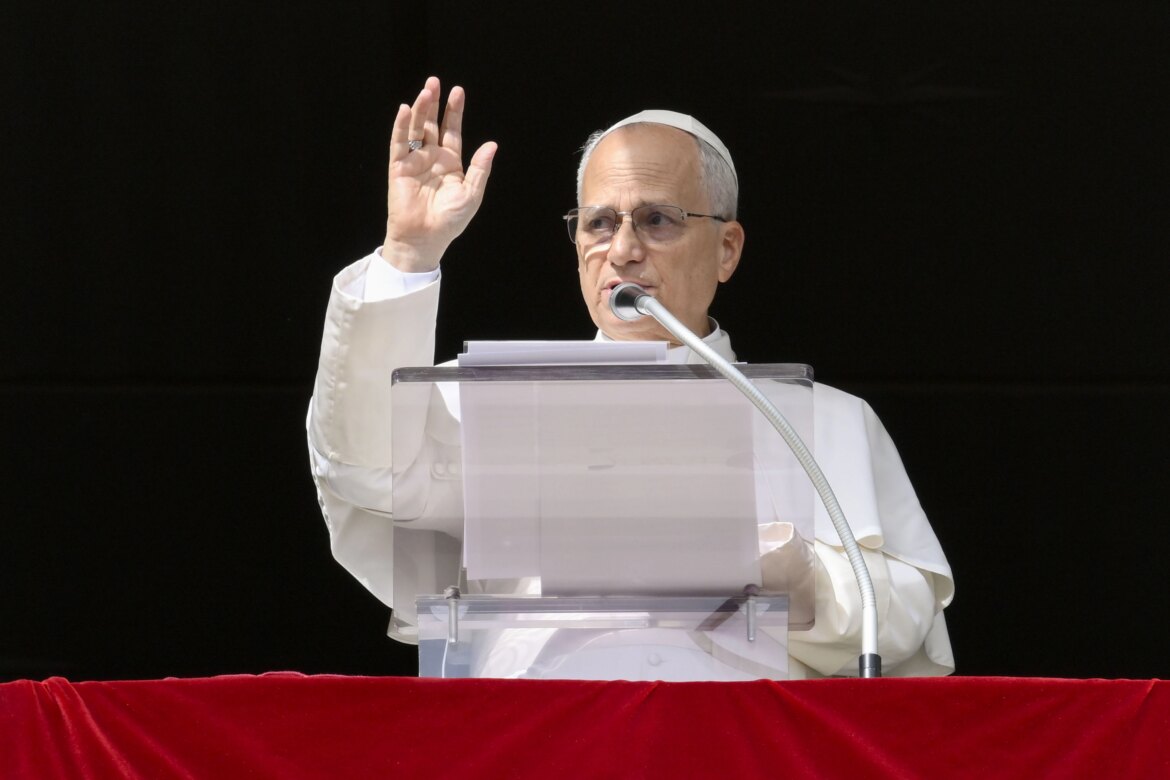 popeleoangelus102725.jpg