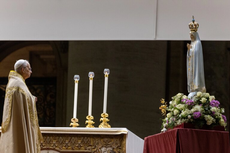 prayer-vigil-and-rosary-for-peace-daniel-ibanez-29.jpg
