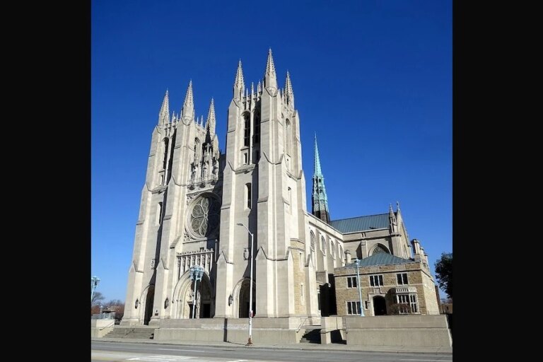 Detroit_Cathedral_of_the_Most_Blessed_Sacrament_Credit__Nheyob_Wikimedia_Commons_CC_BY_SA_40.jpg