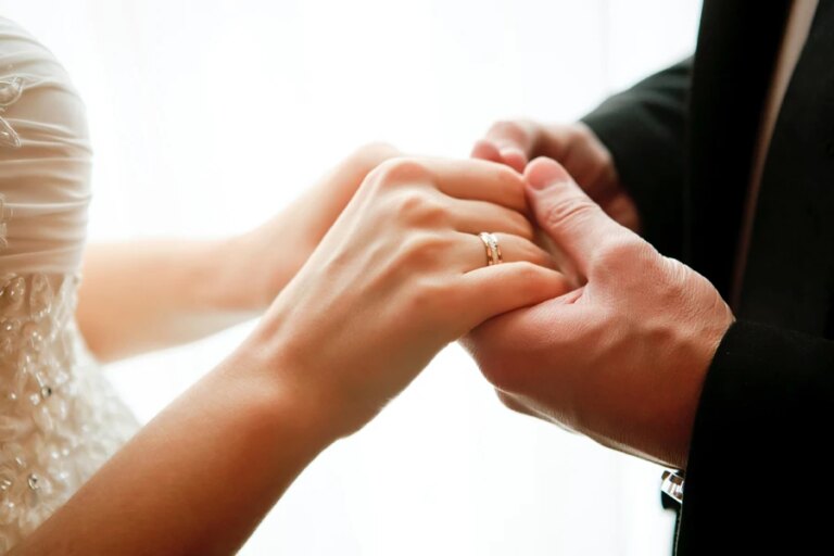 Marriage_Credit_Alex_Studio_via_wwwshutterstockcom_CNA_10_14_15.jpg