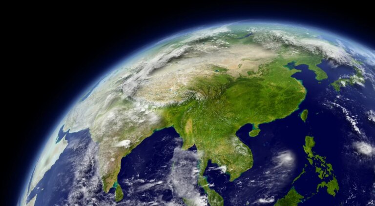 planetearth041125.jpg
