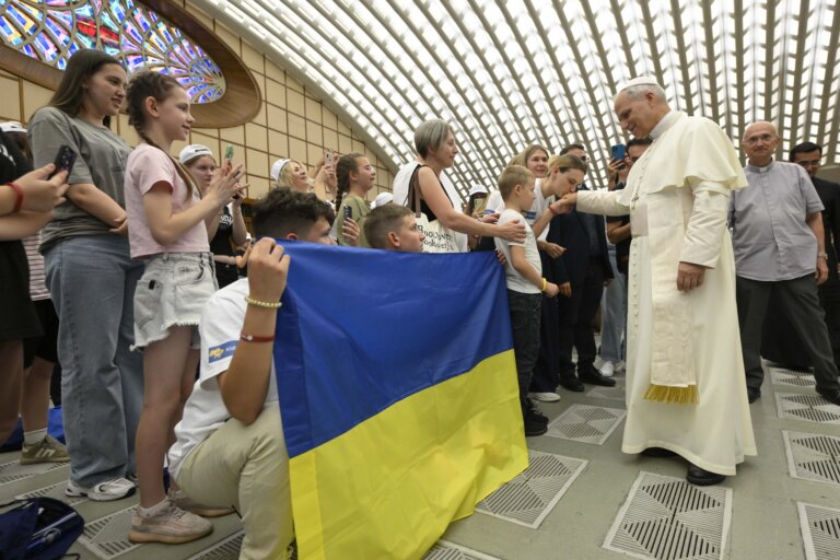 popeleoukrainechildren2070225.jpg