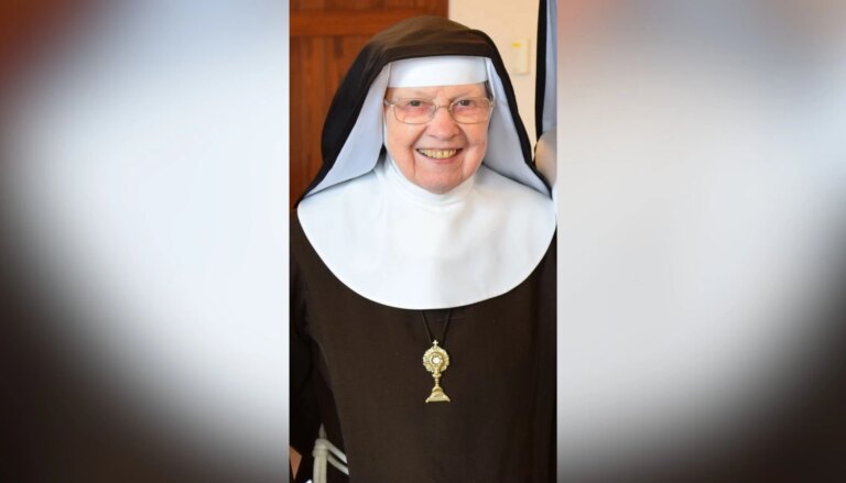 sistermarymichael111225.jpg
