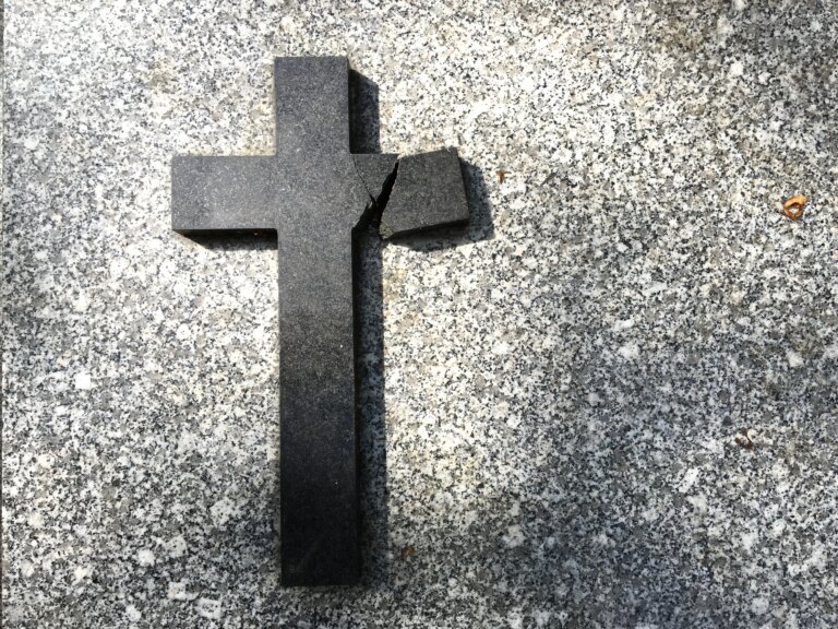 brokencross.jpg