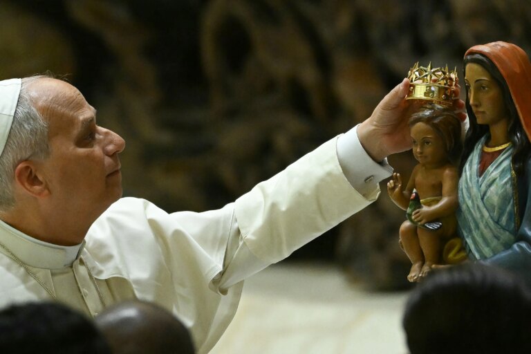 pope-leo-mary-jesus-crown.jpg