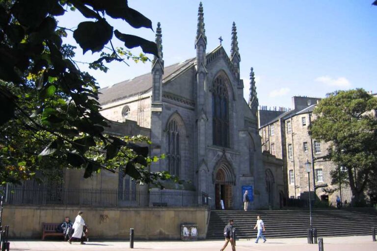 St_Mary27s_Metropolitan_Cathedral_Edinburgh.jpg