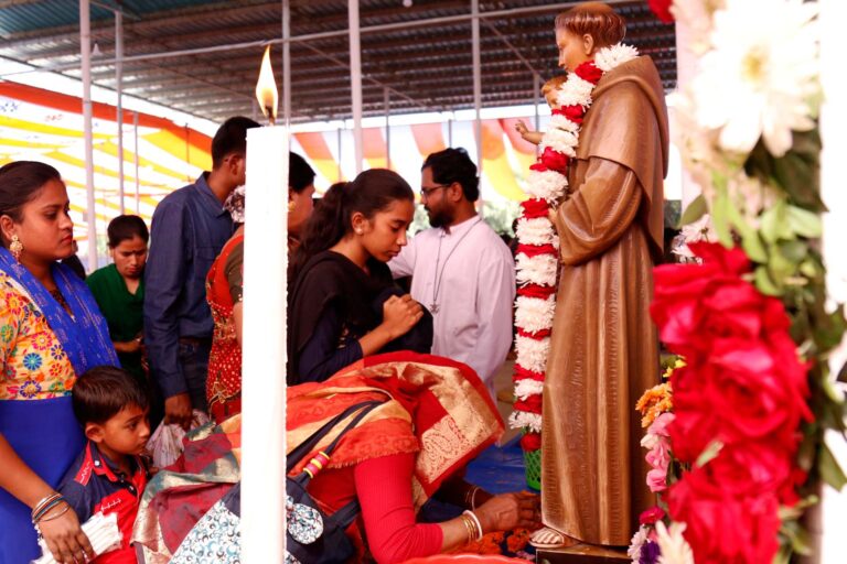 20260128_BangladeshiPilgrimage1_j60wqa.jpg