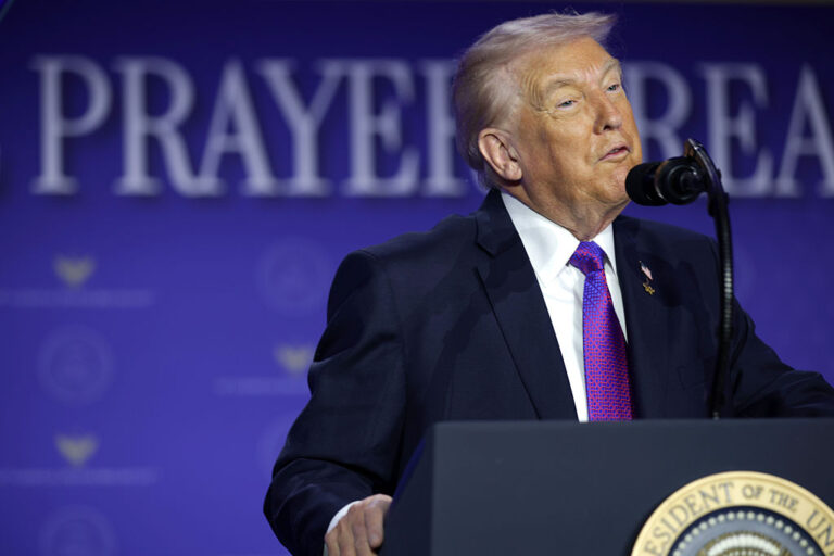TrumpPrayerBreakfast020526_rrdy0r.jpg