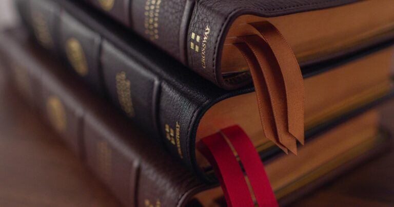 Heirloom_Bibles-07-L.jpg